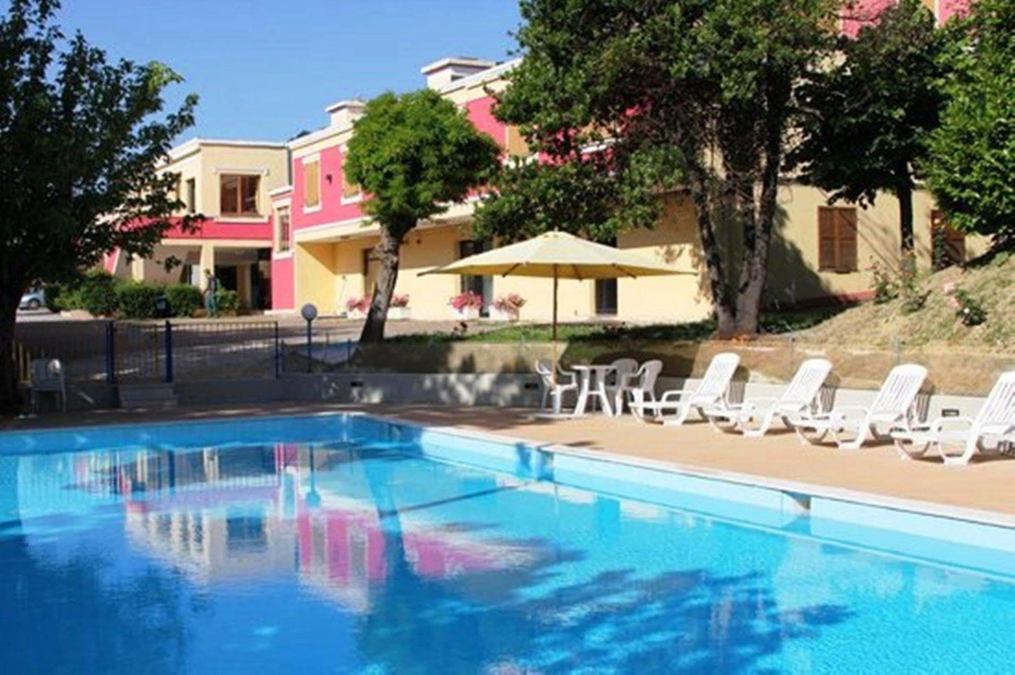 Hotel La Meridiana Urbino Eksteriør billede